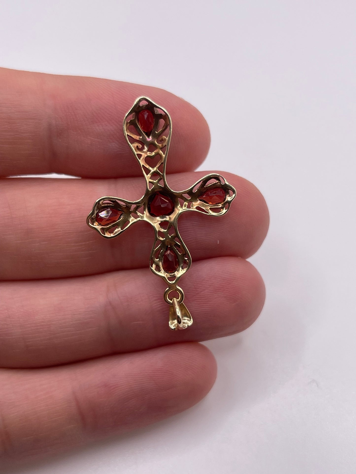9ct gold garnet cross pendant