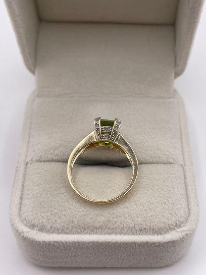 9ct gold peridot and diamond ring