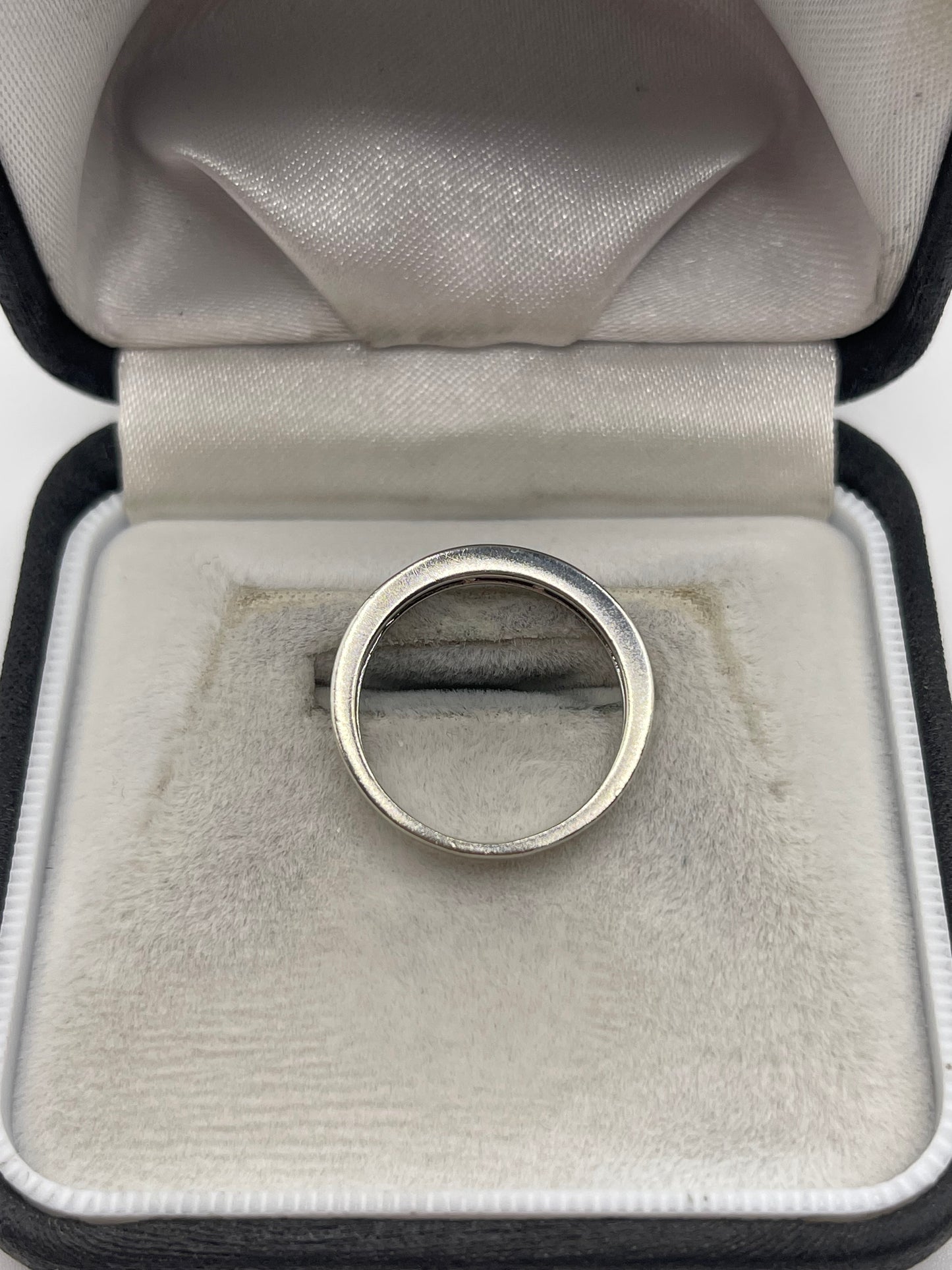 9ct white gold blue diamond ring