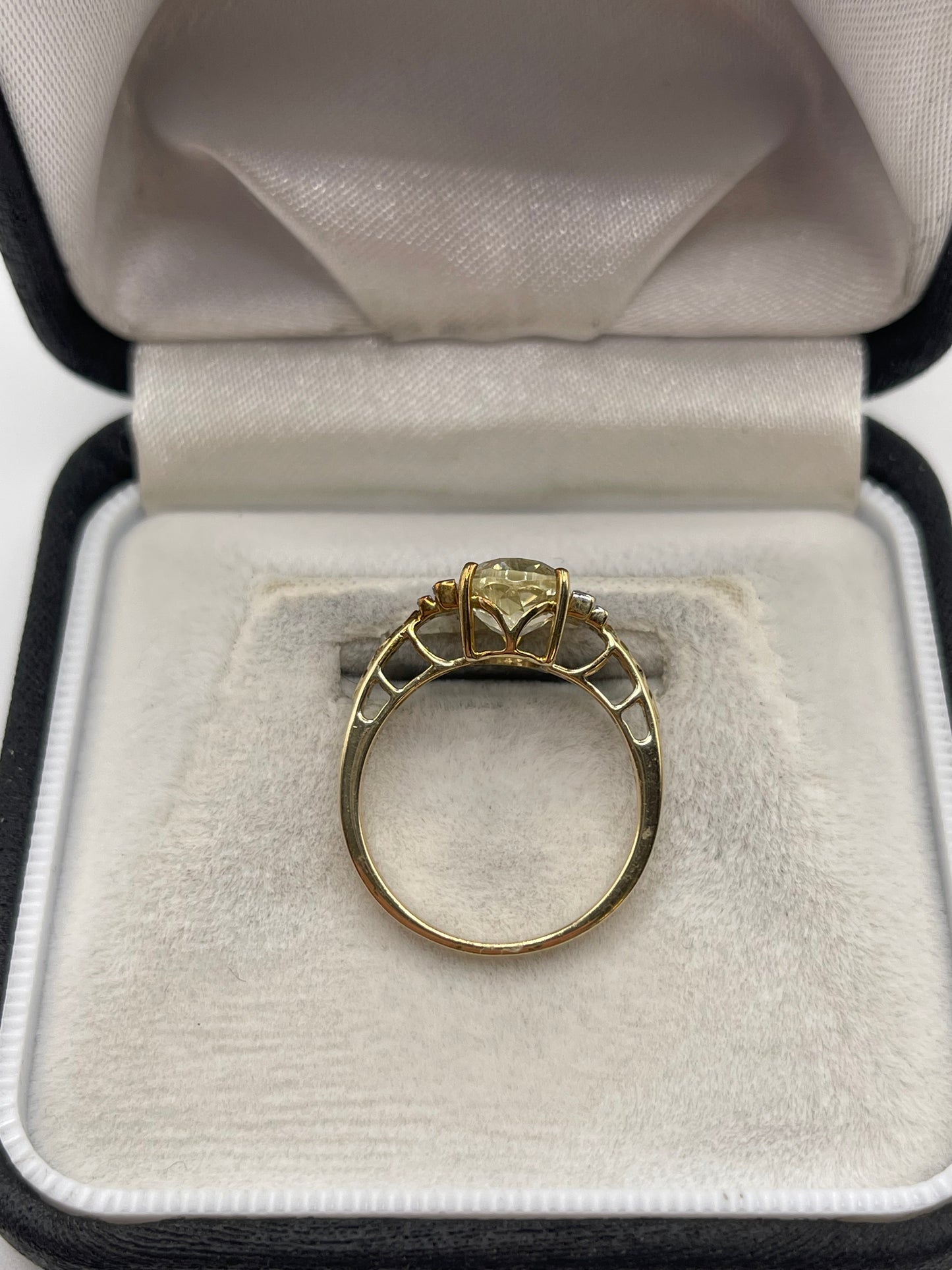 9ct gold quartz and zircon ring