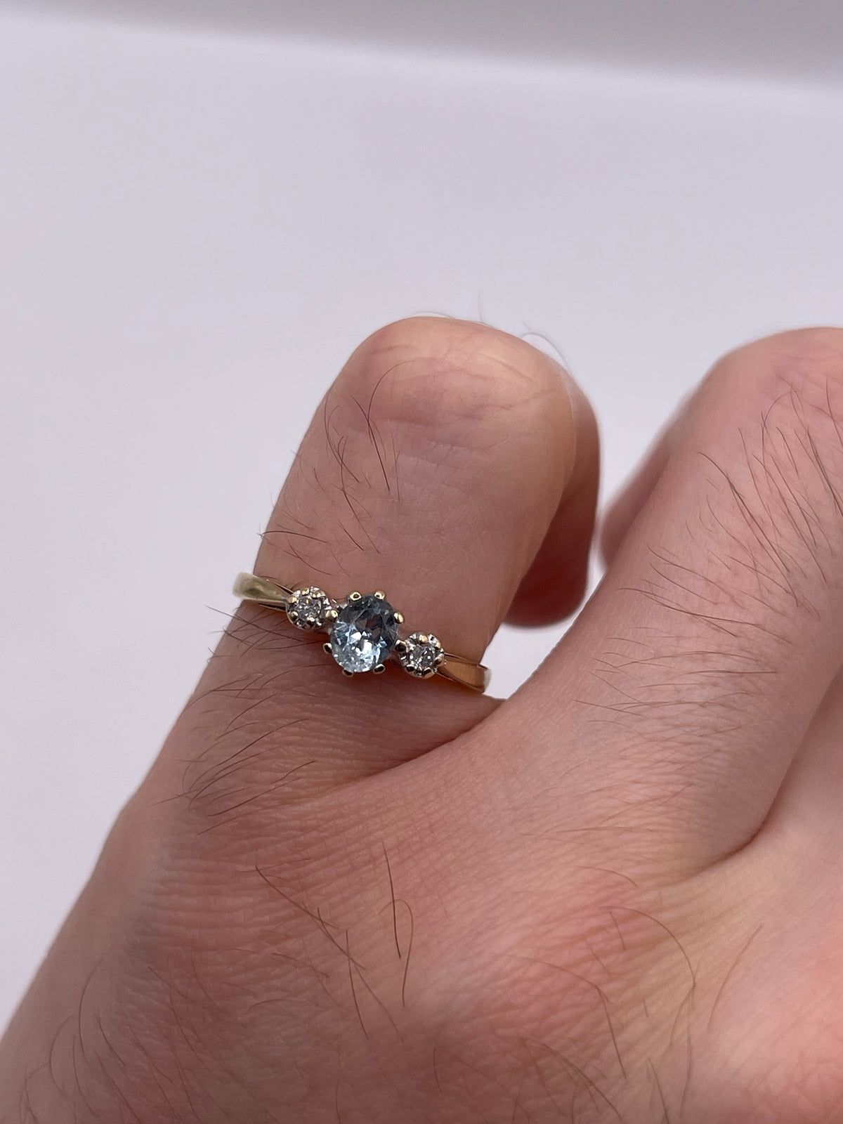 9ct gold aquamarine and diamond ring