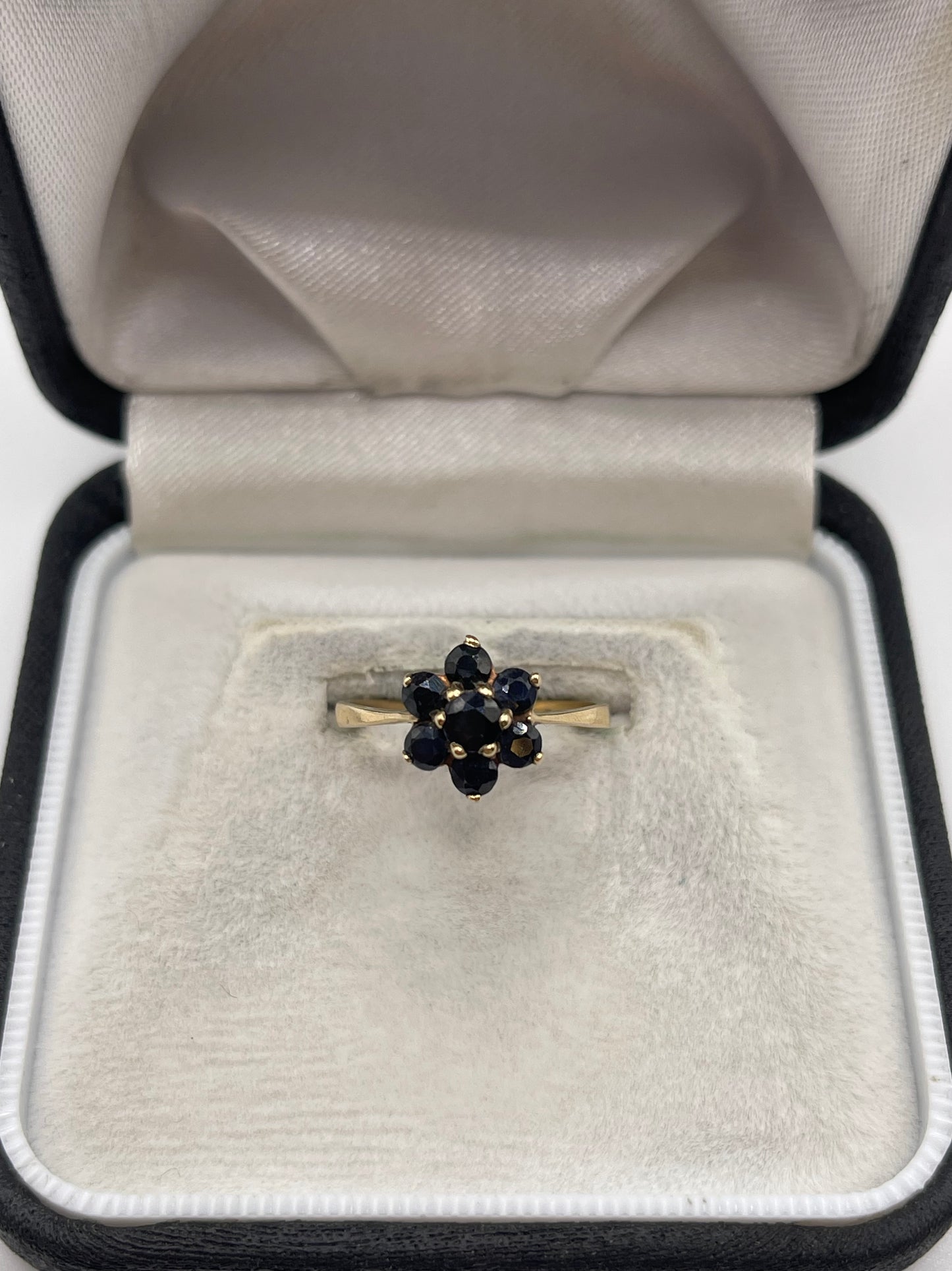 9ct gold sapphire cluster ring