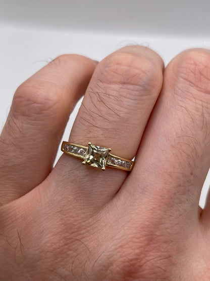 9ct gold quartz and zircon ring