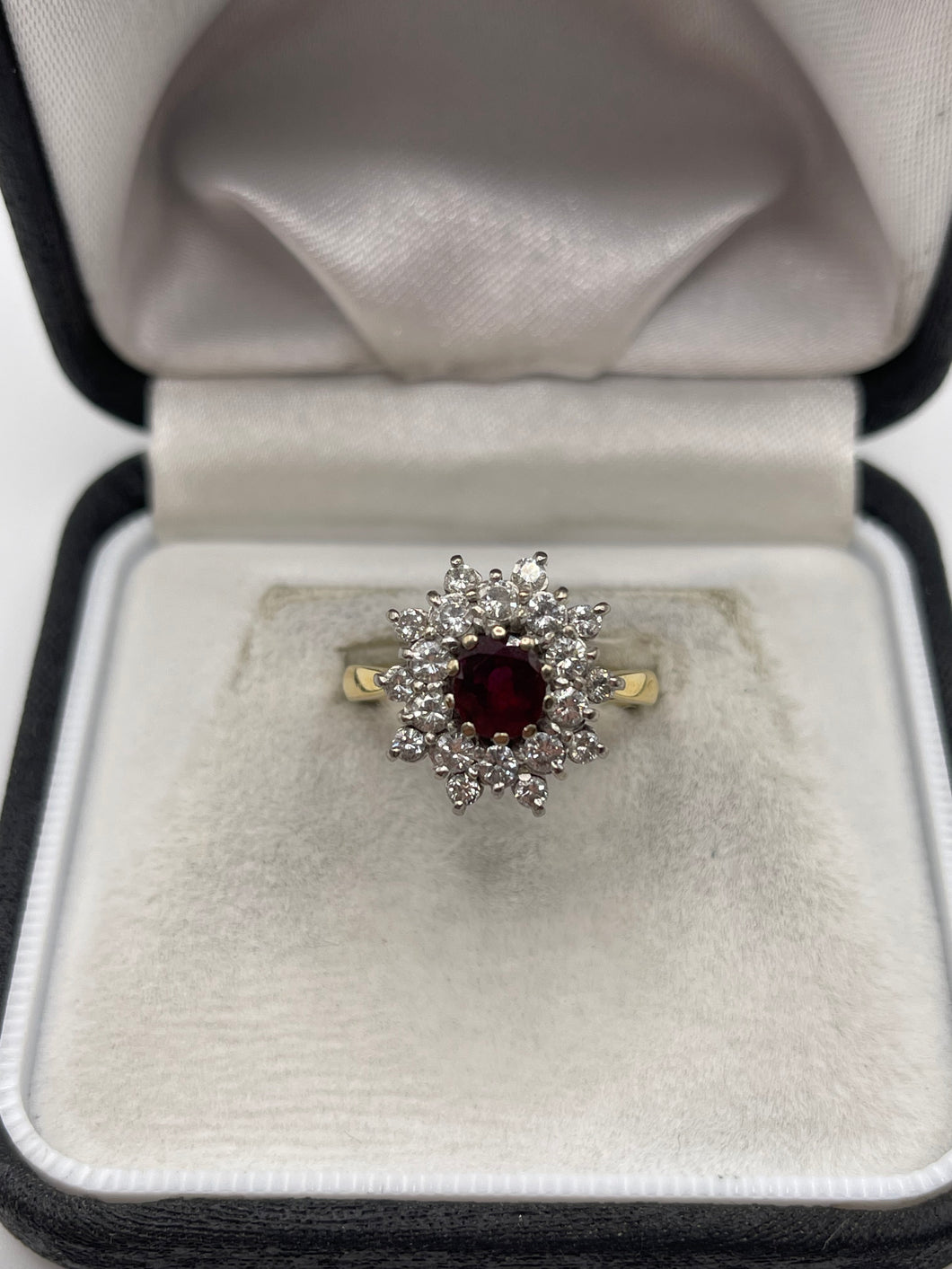 18ct gold ruby and diamond ring