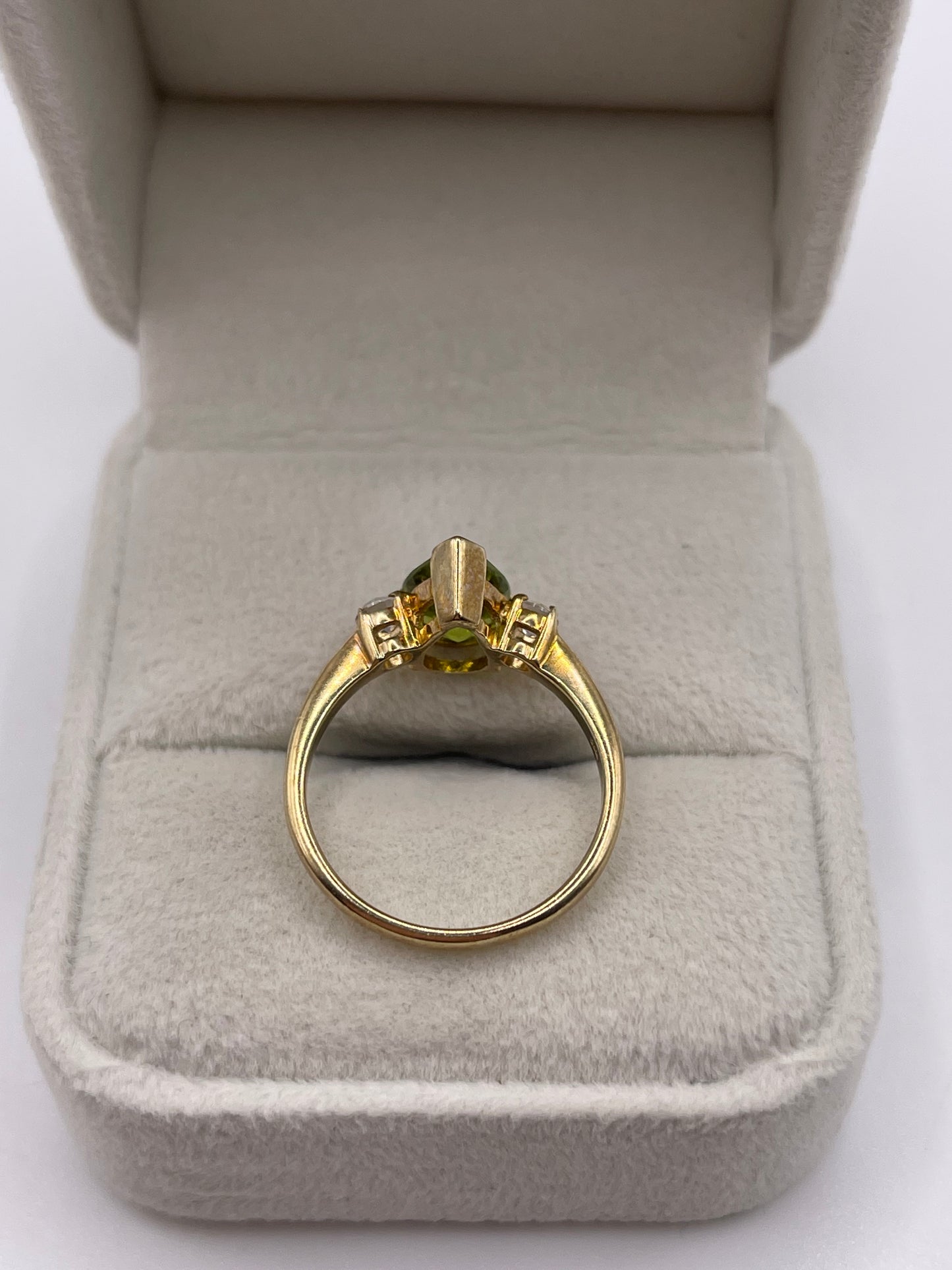 9ct gold peridot and zircon ring