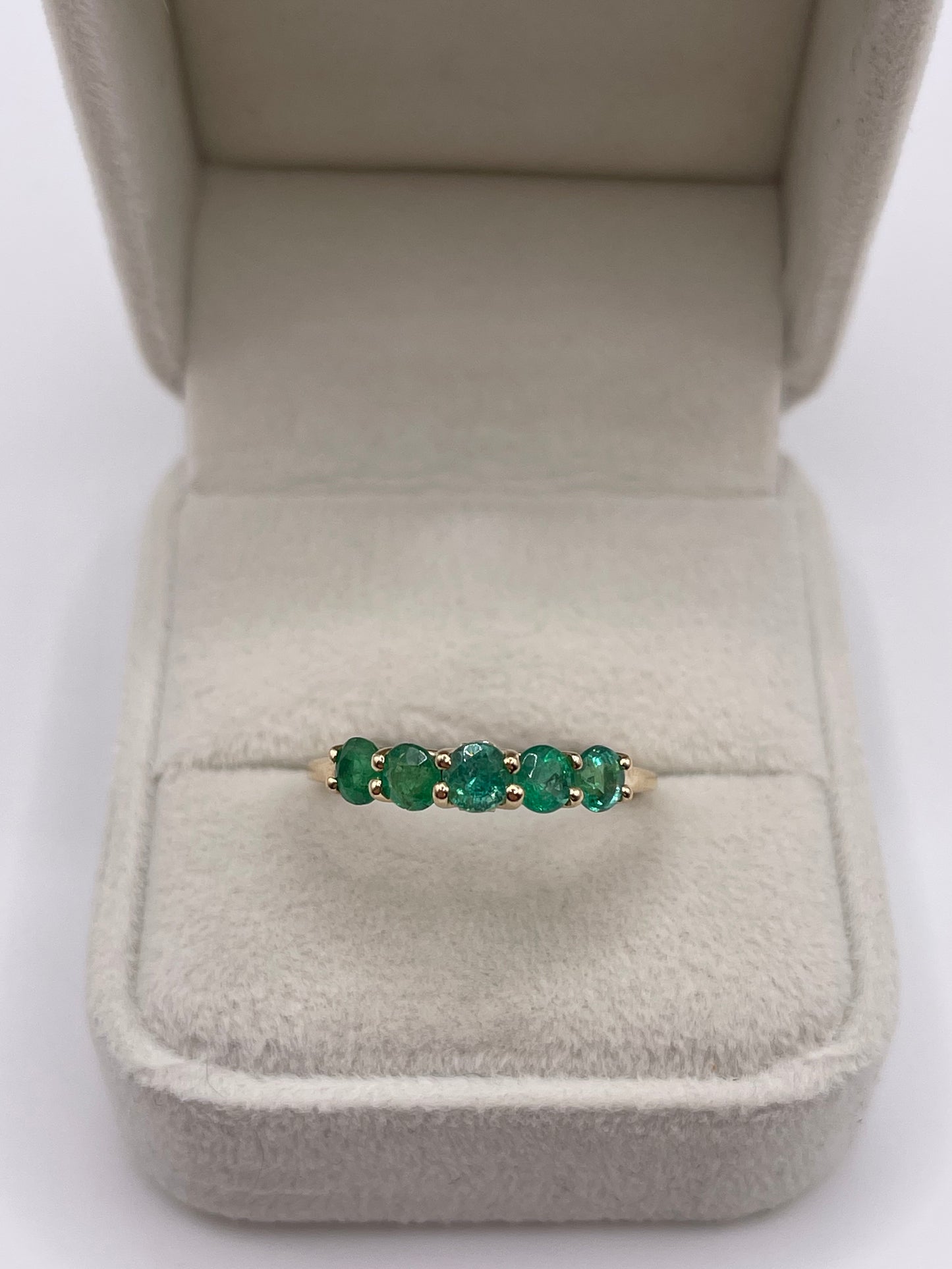 9ct gold emerald and diamond ring