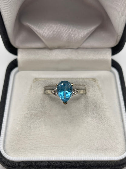 9ct white gold topaz and diamond ring
