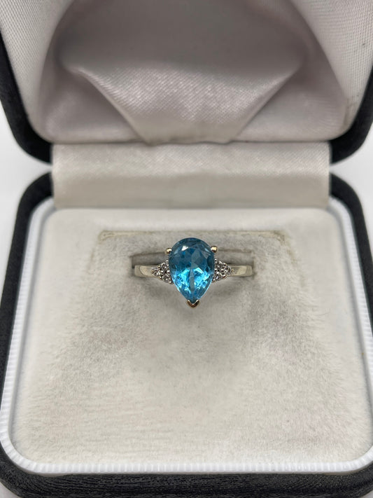 9ct white gold topaz and diamond ring