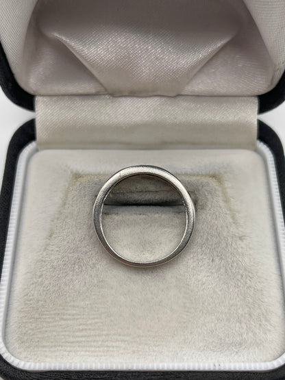 9ct white gold quartz ring