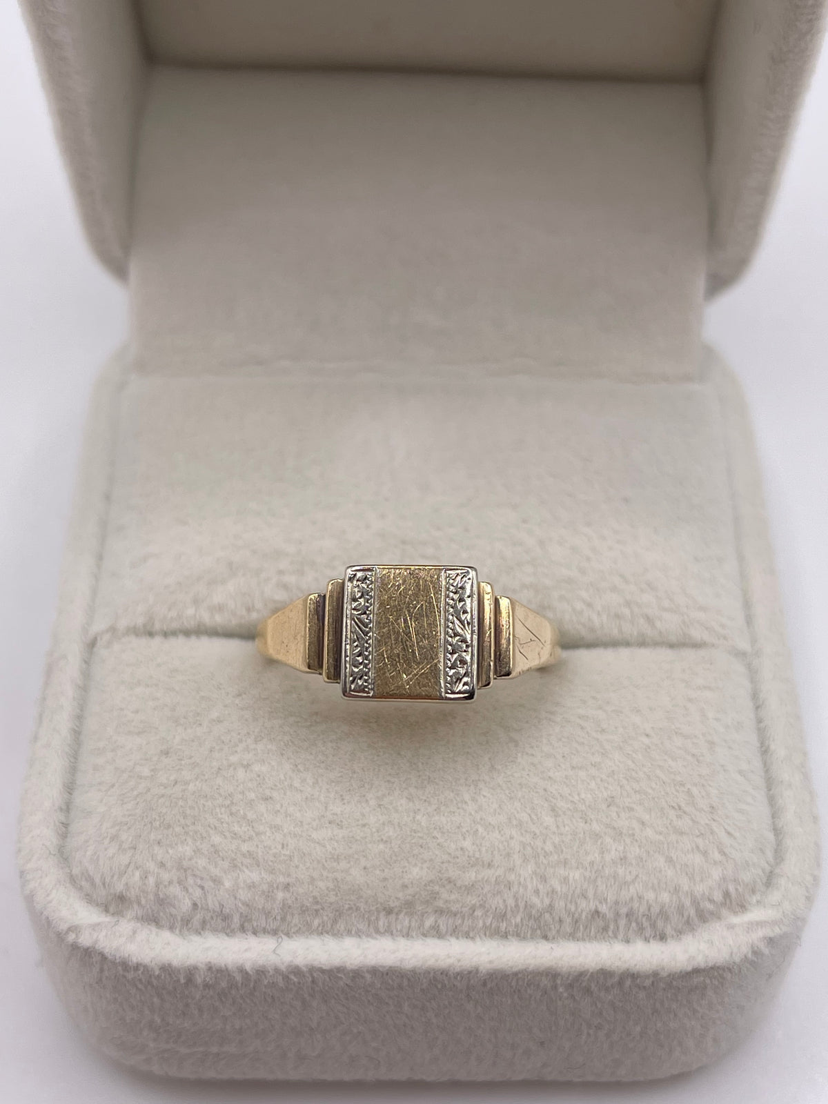 9ct gold signet ring