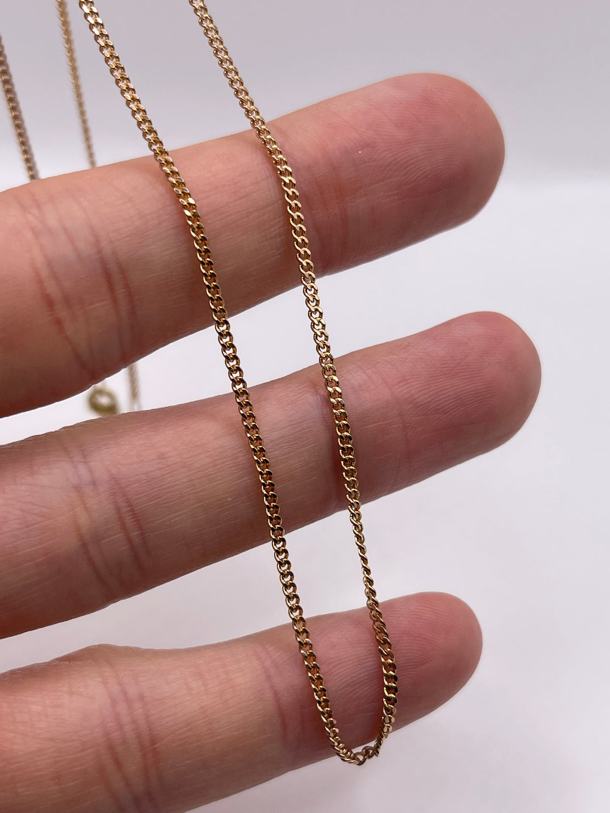 9ct gold chain 656