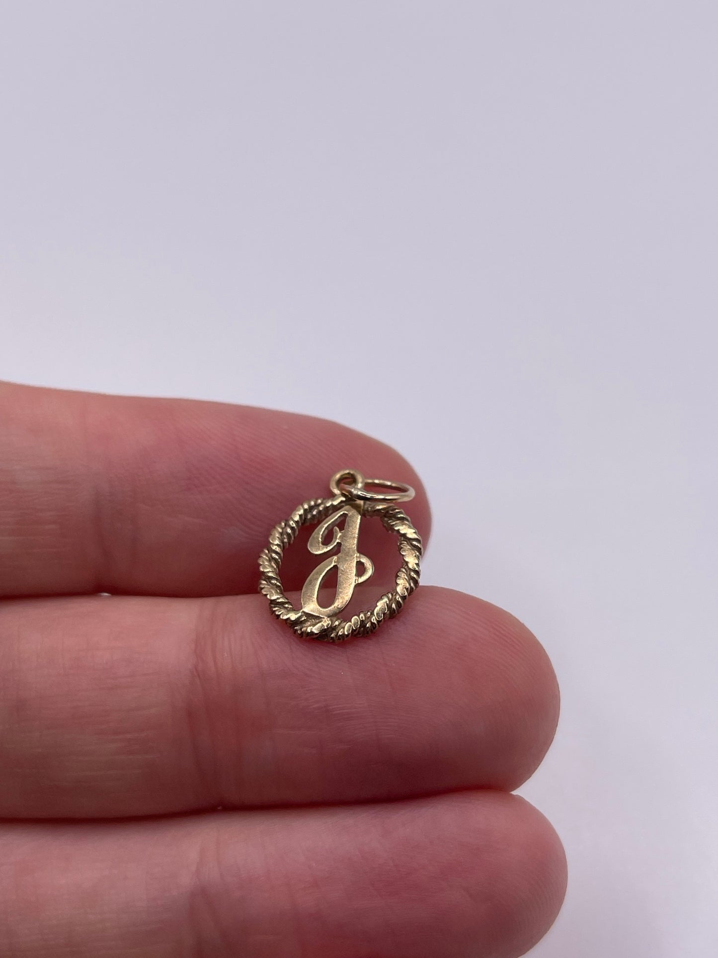9ct gold initial pendant