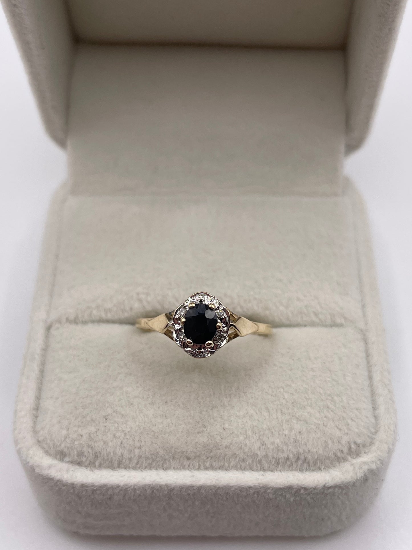 9ct gold sapphire and diamond ring