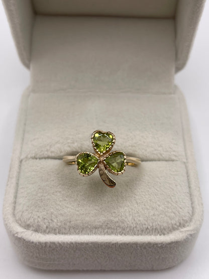 9ct gold peridot clover ring