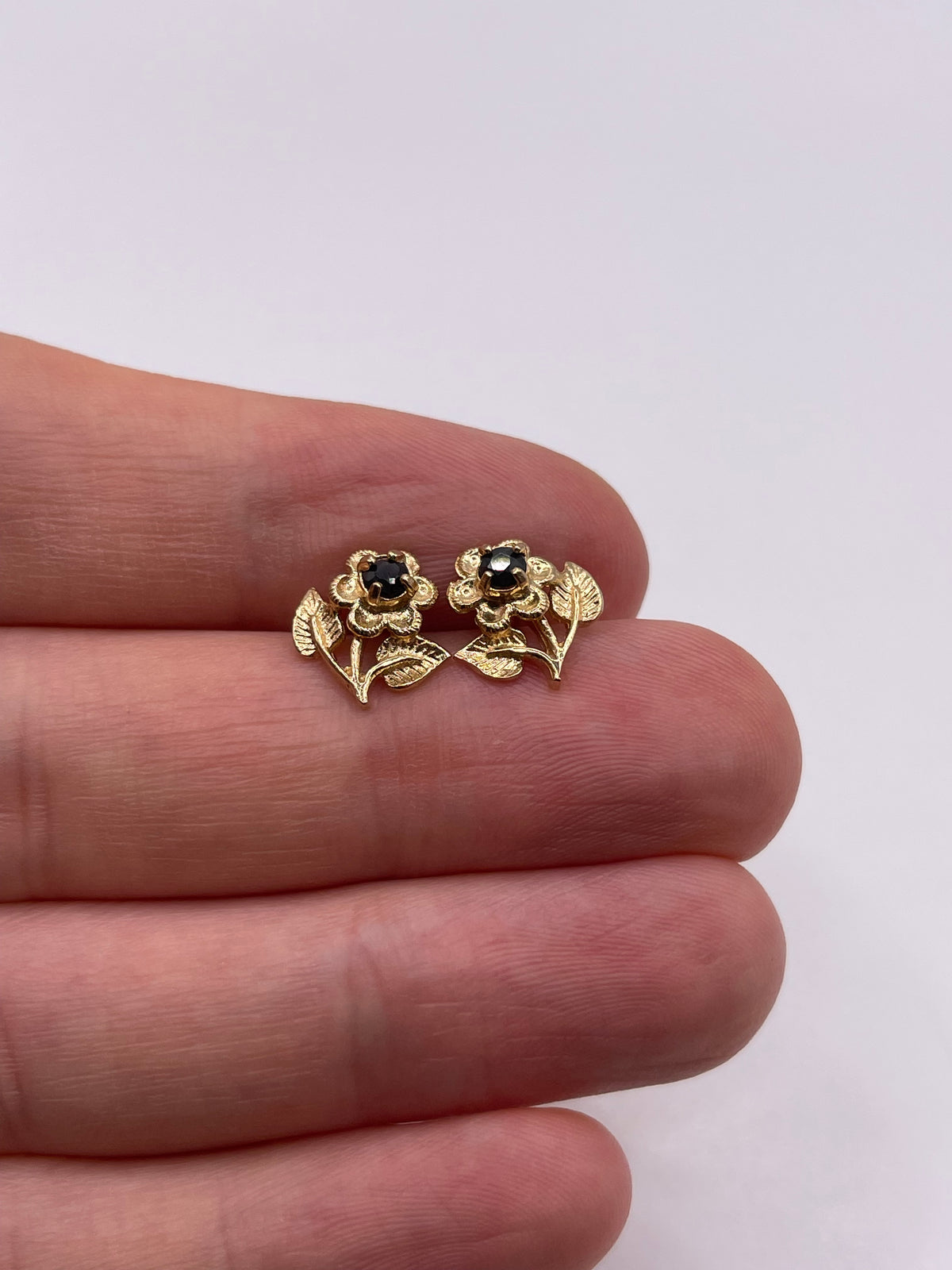 9ct gold sapphire flower earrings
