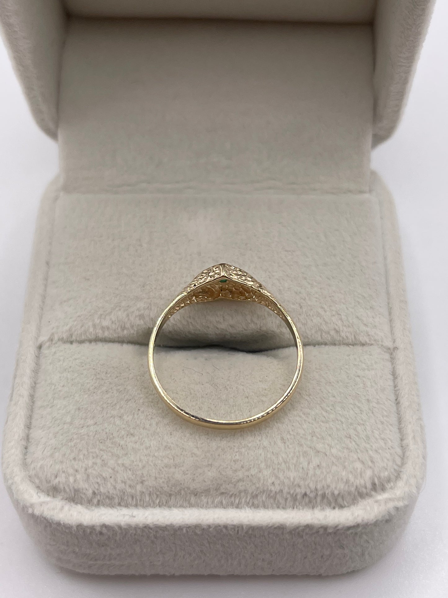 9ct gold emerald heart ring