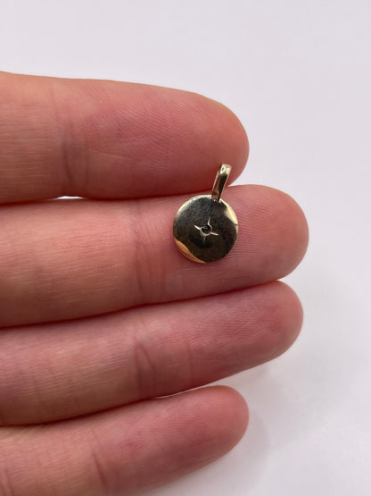 9ct gold sapphire pendant