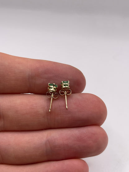 9ct gold emerald earrings