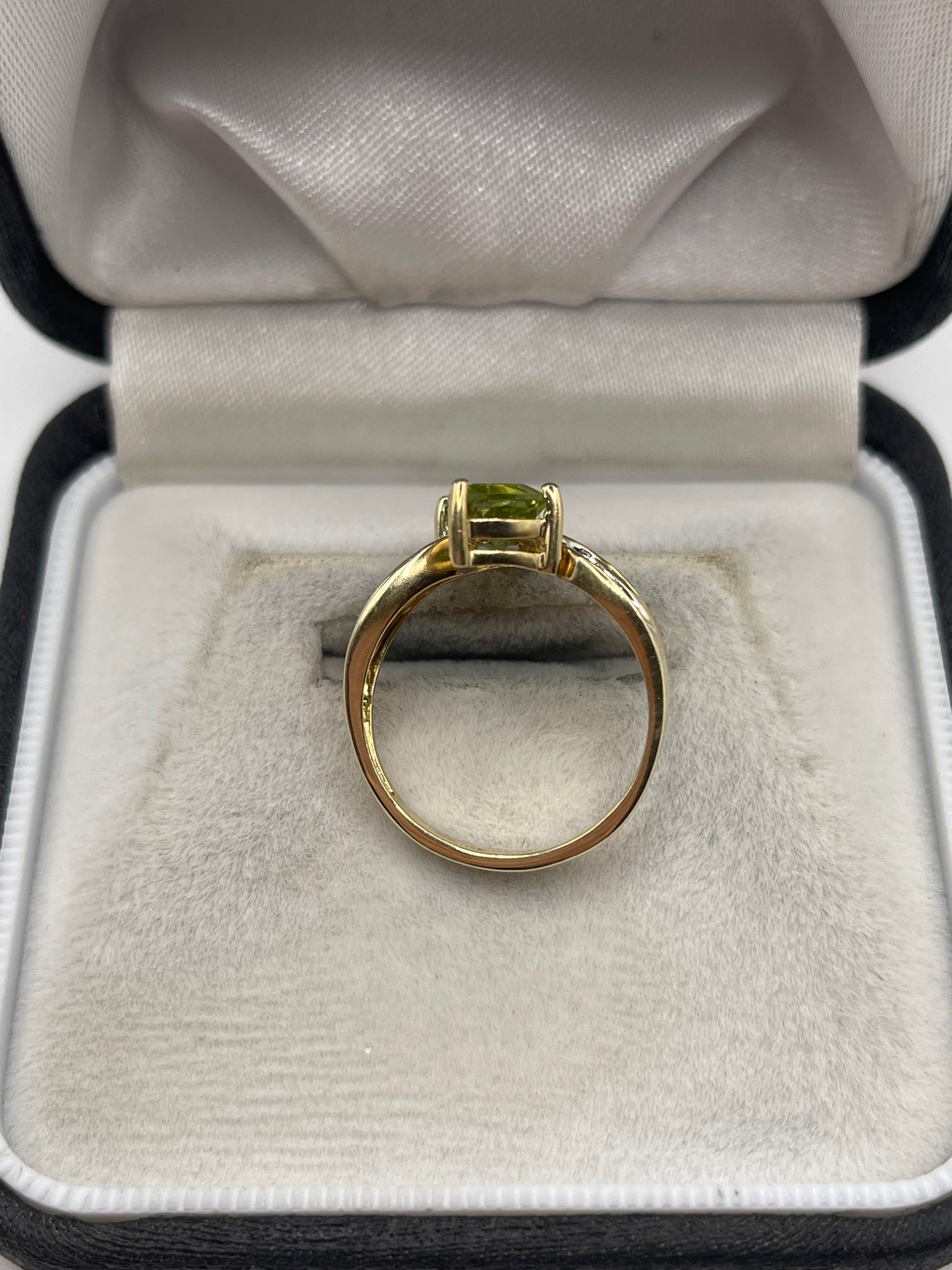 9ct gold quartz and diamond ring