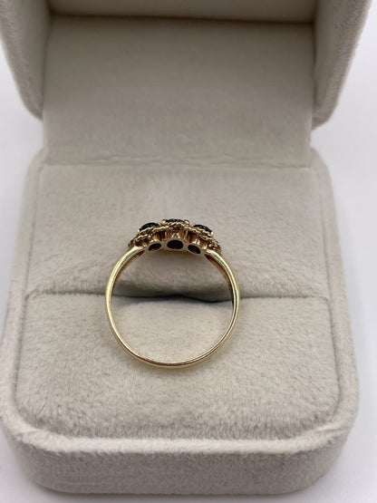 9ct gold garnet ring
