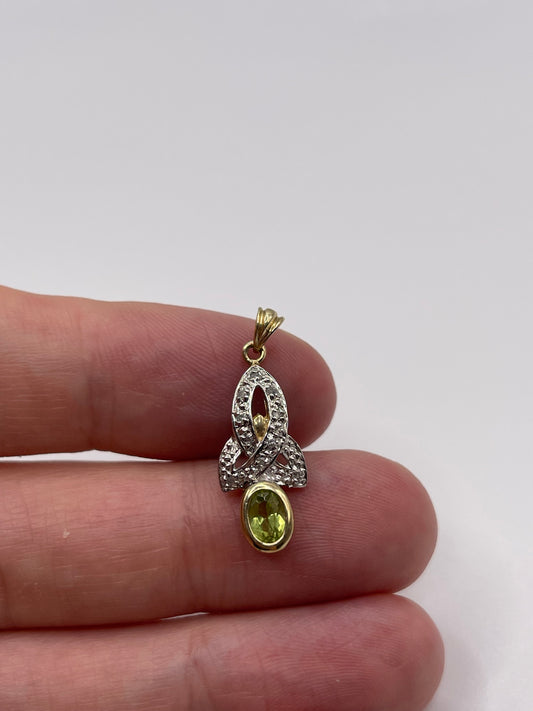 9ct gold peridot and diamond pendant