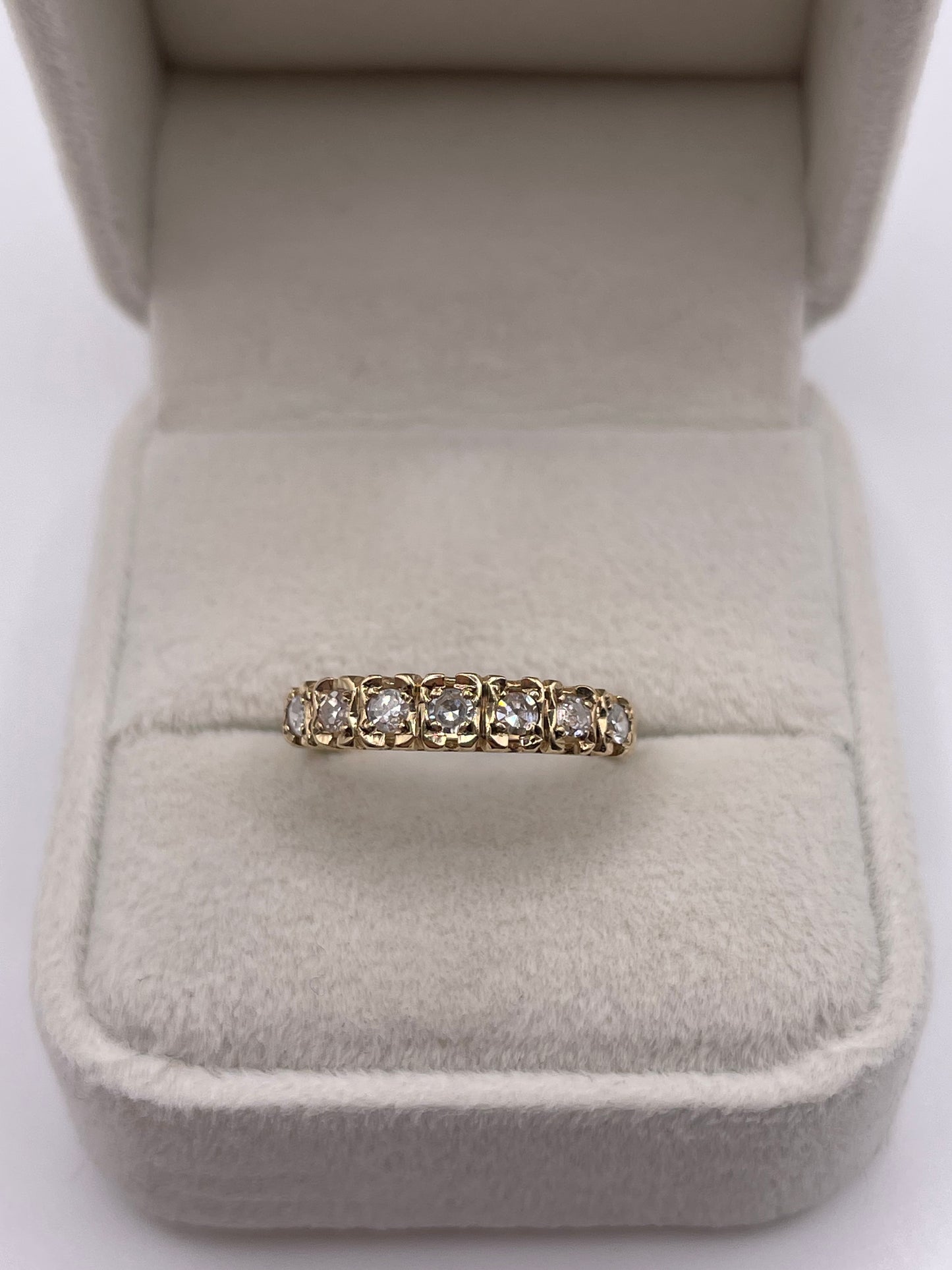 9ct gold diamond ring