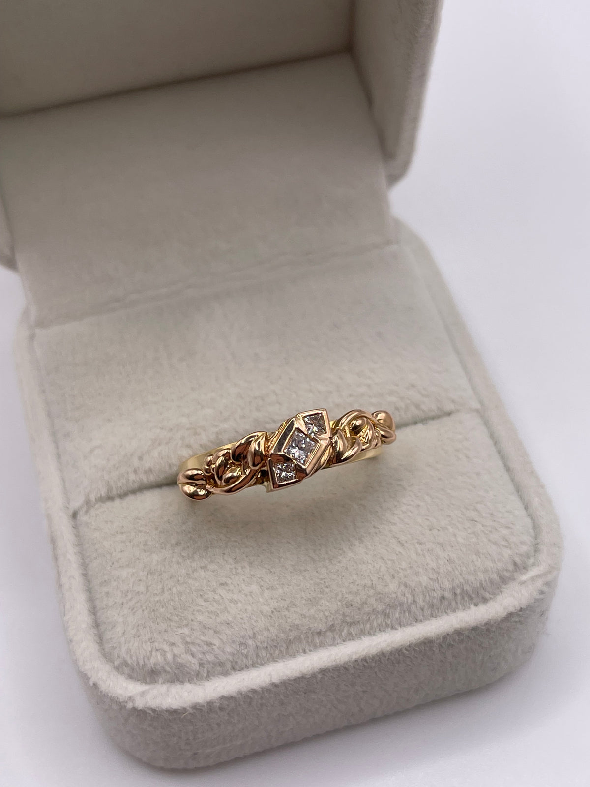 Clogau 18ct gold diamond ring