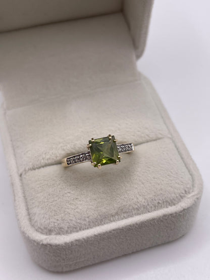 9ct gold quartz and diamond ring