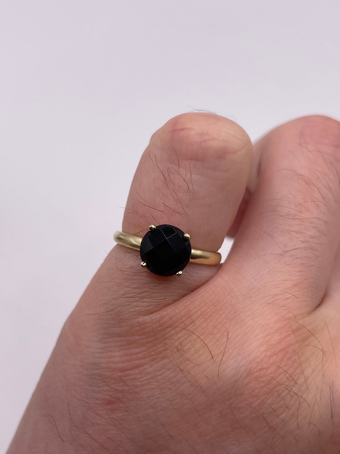9ct gold black spinel ring