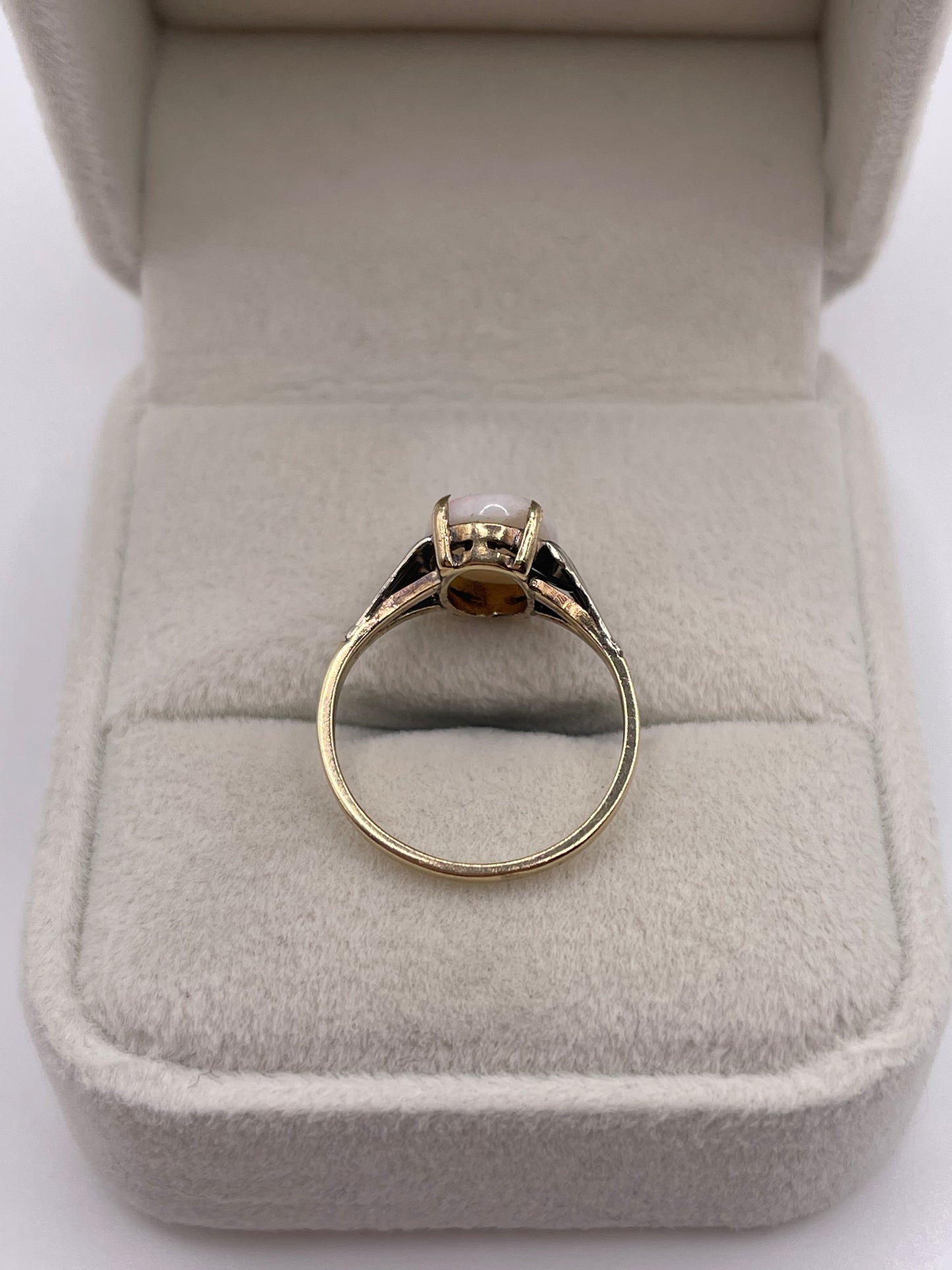 9ct gold opal ring