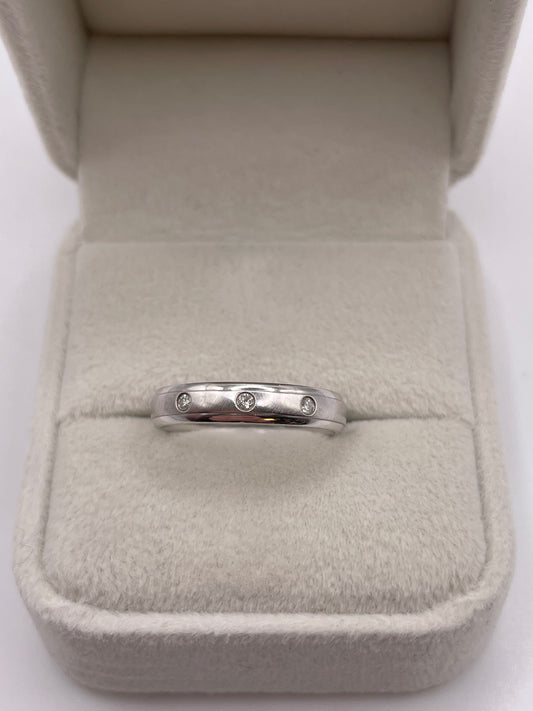 9ct white gold diamond ring