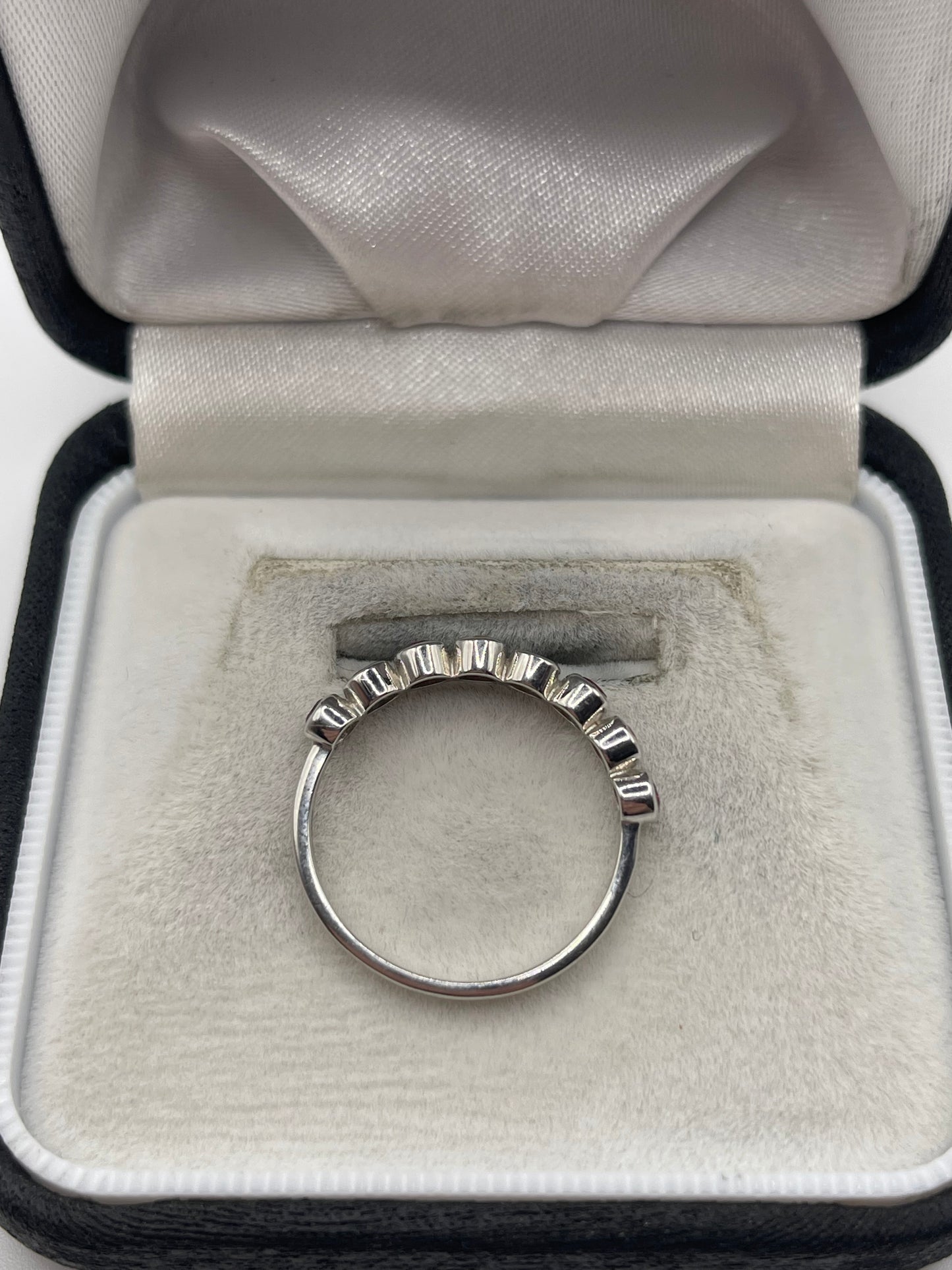 9ct white gold quartz ring