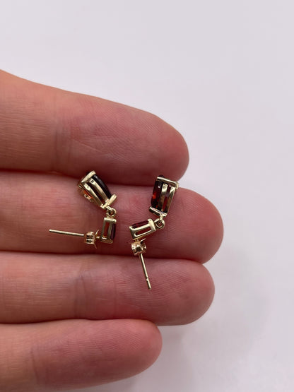 9ct gold garnet earrings