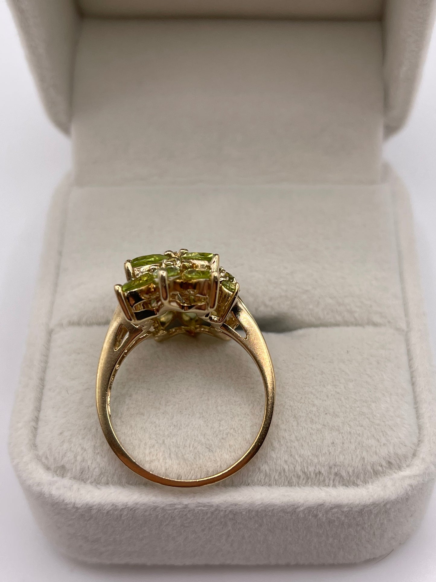 9ct gold peridot cluster ring