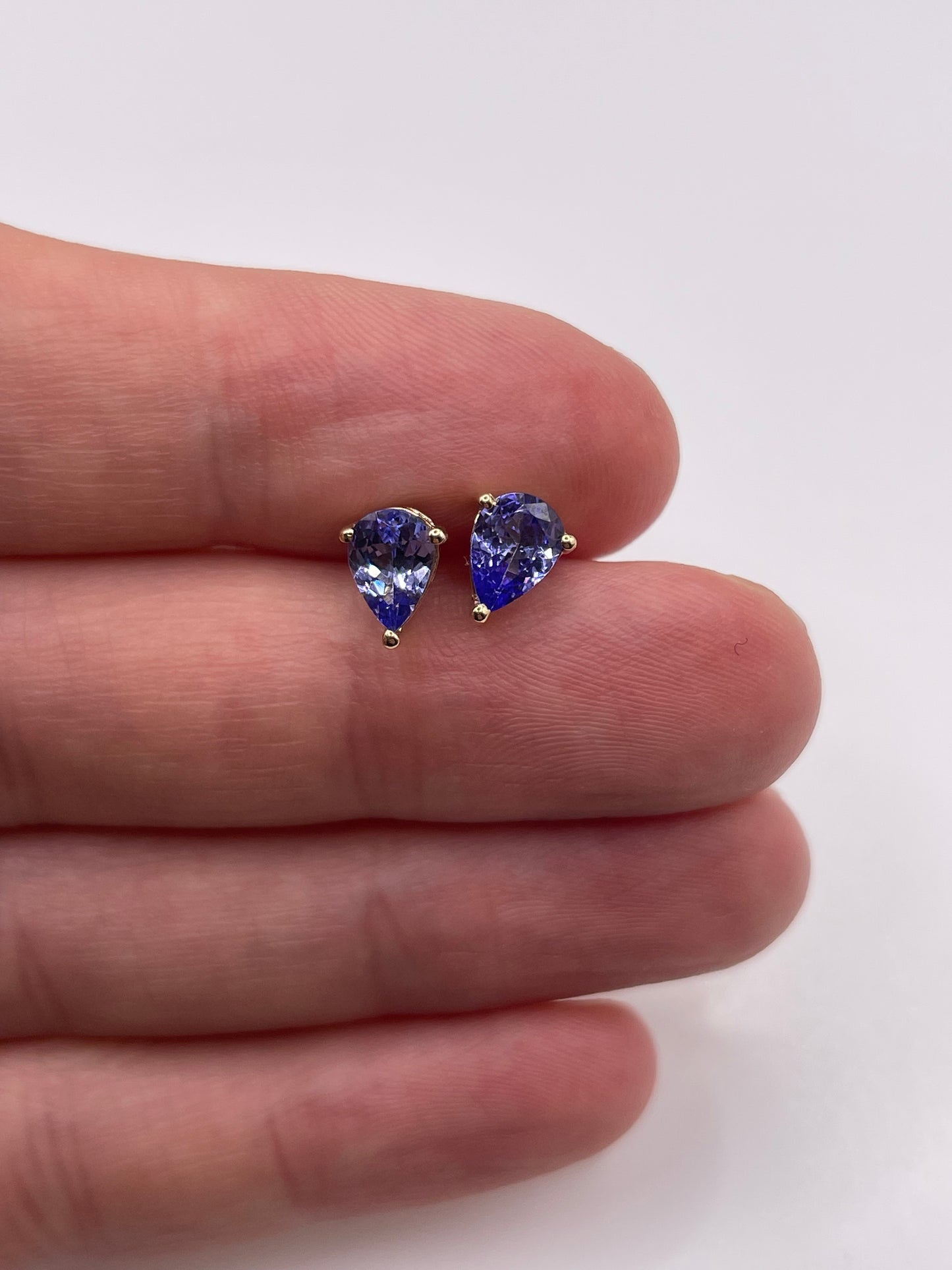 9ct gold tanzanite earrings