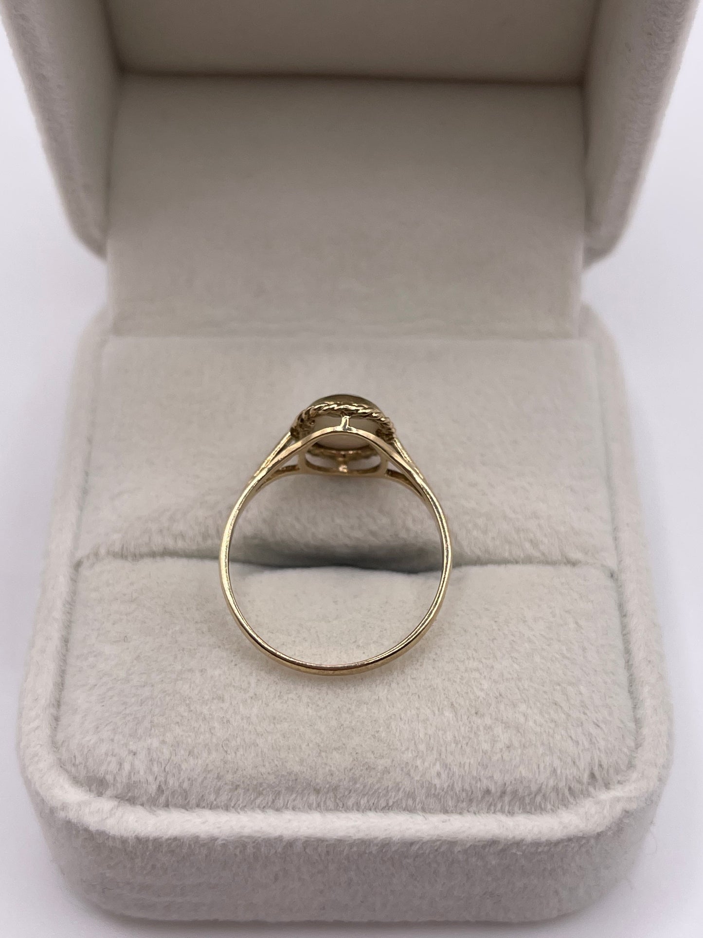 9ct gold opal ring