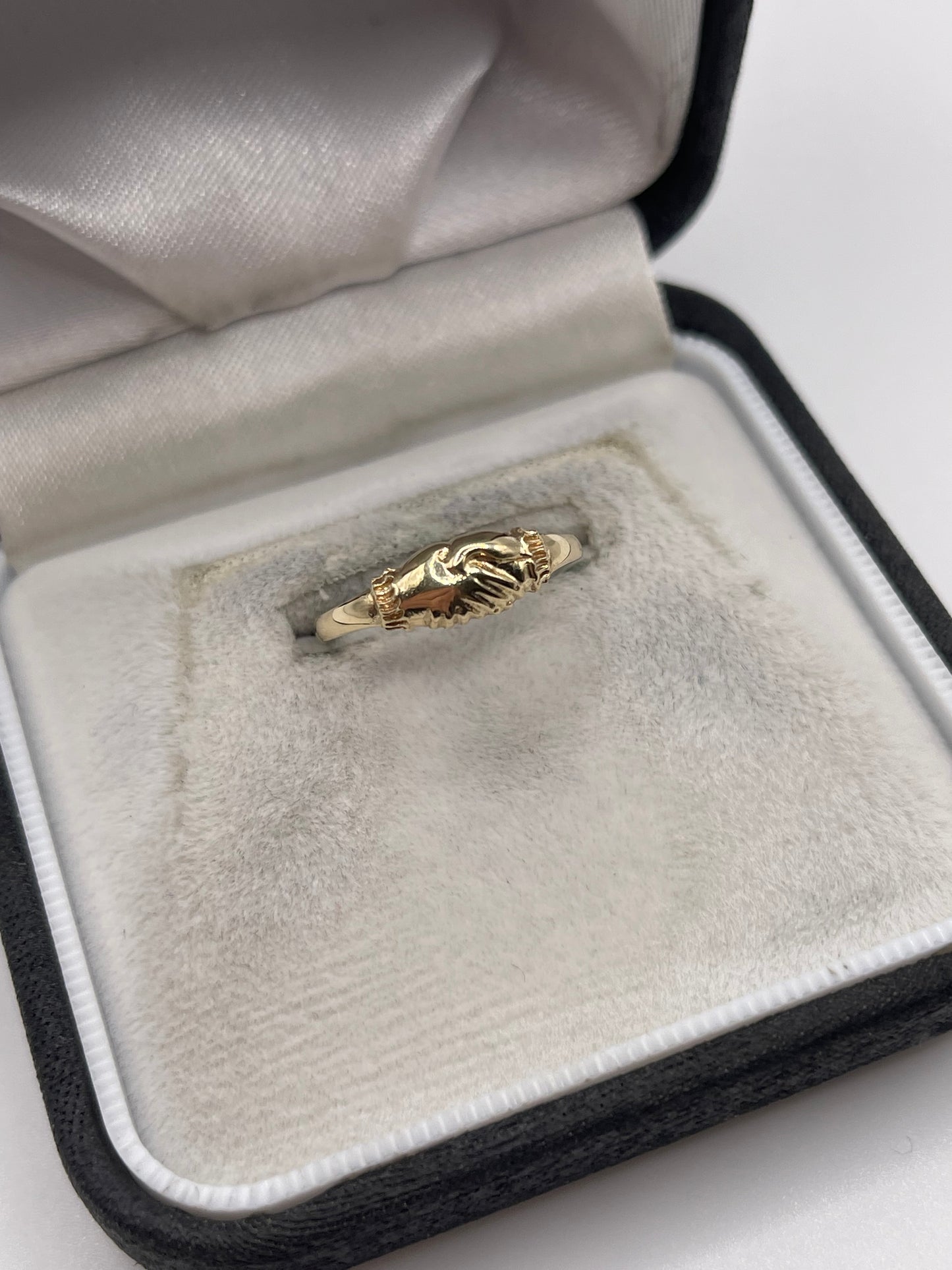 9ct gold Fede style ring