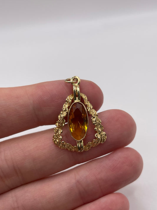 9ct gold citrine pendant