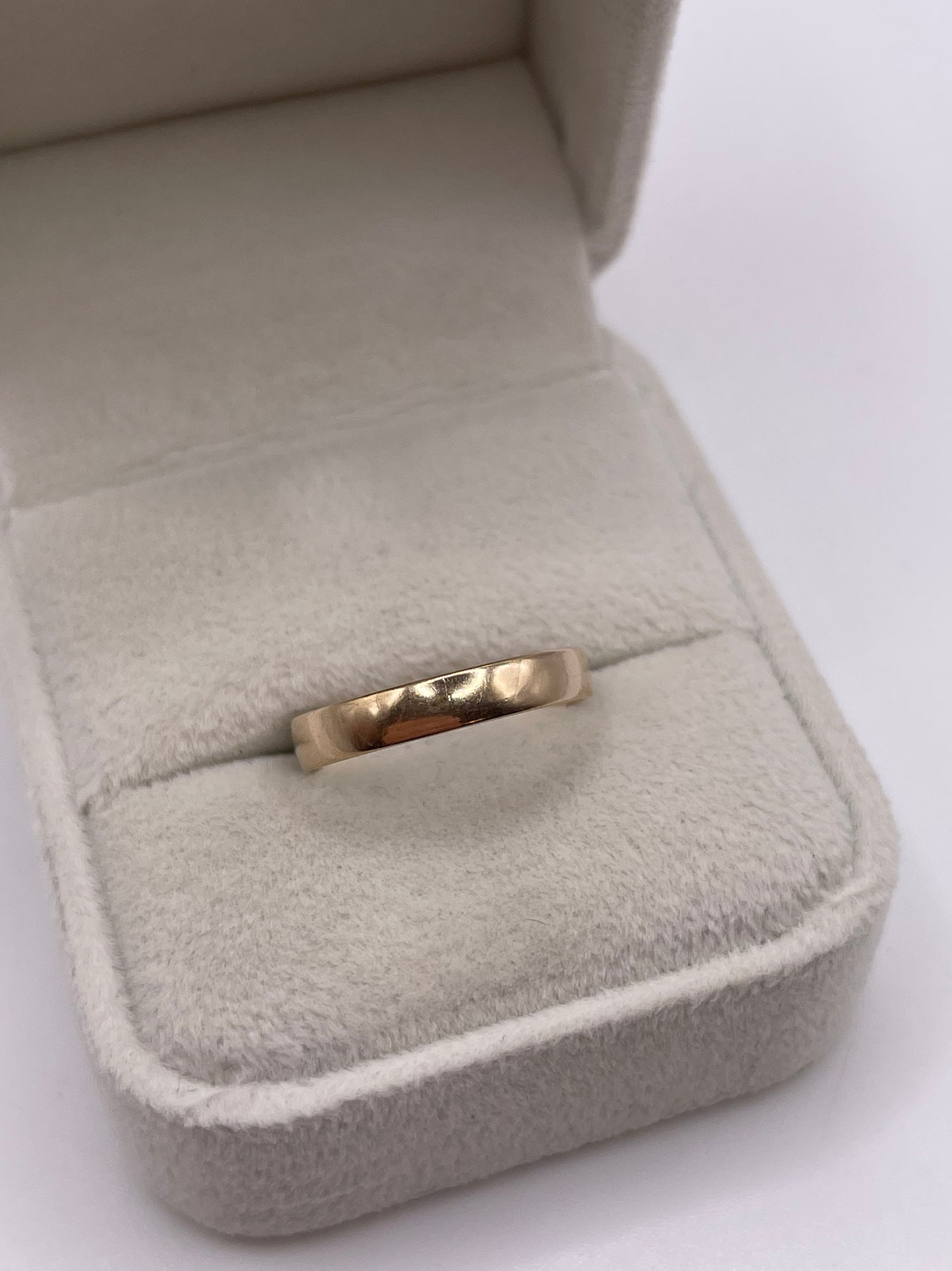 9ct gold band