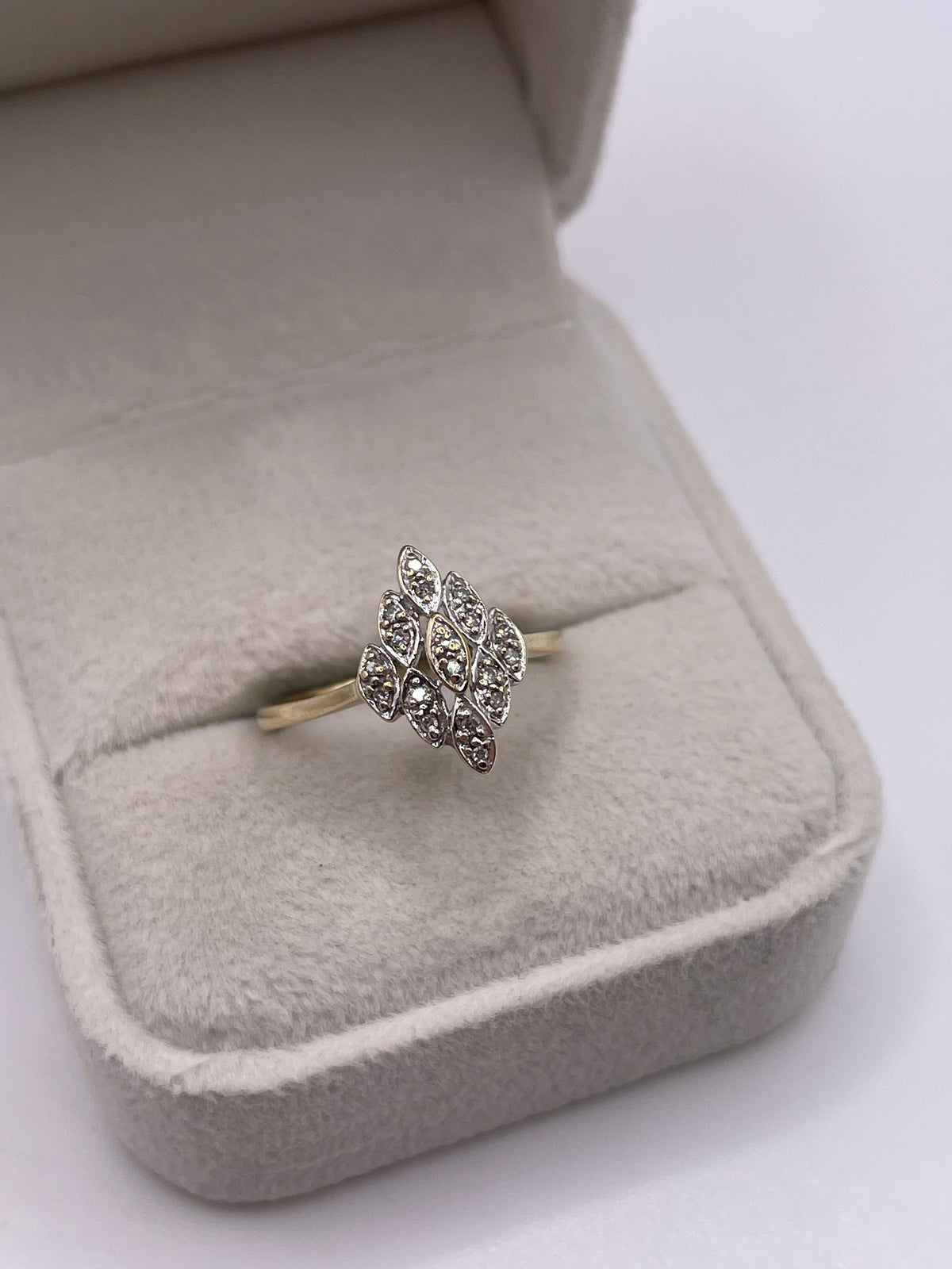 9ct gold diamond cluster ring