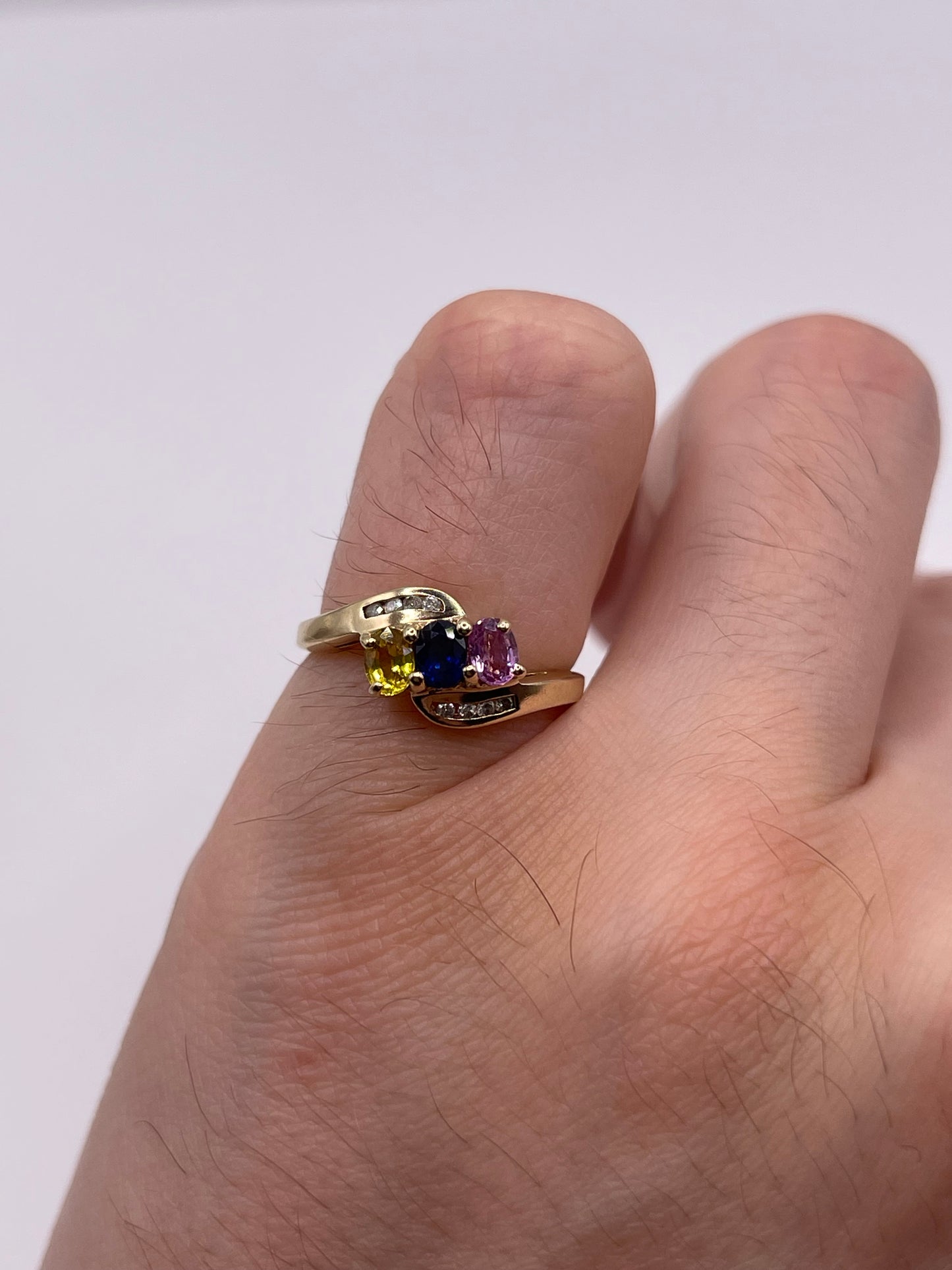 9ct gold sapphire and diamond ring