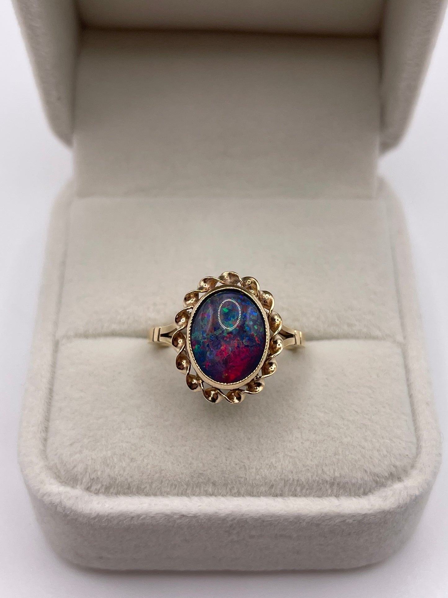 9ct gold opal triplet ring