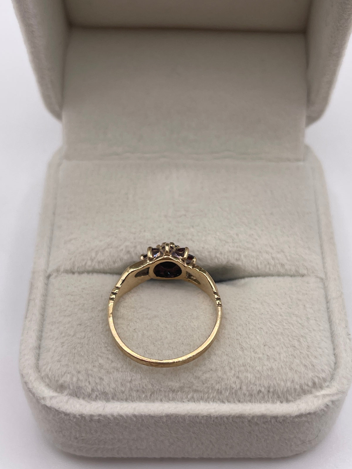 9ct gold garnet cluster ring