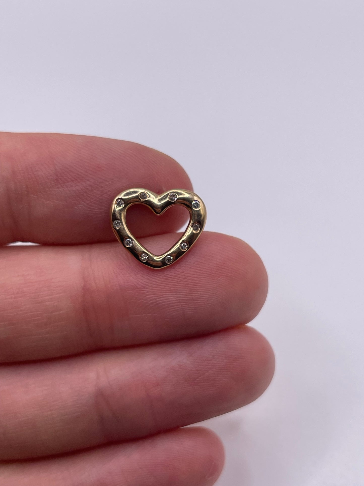 9ct gold diamond heart pendant