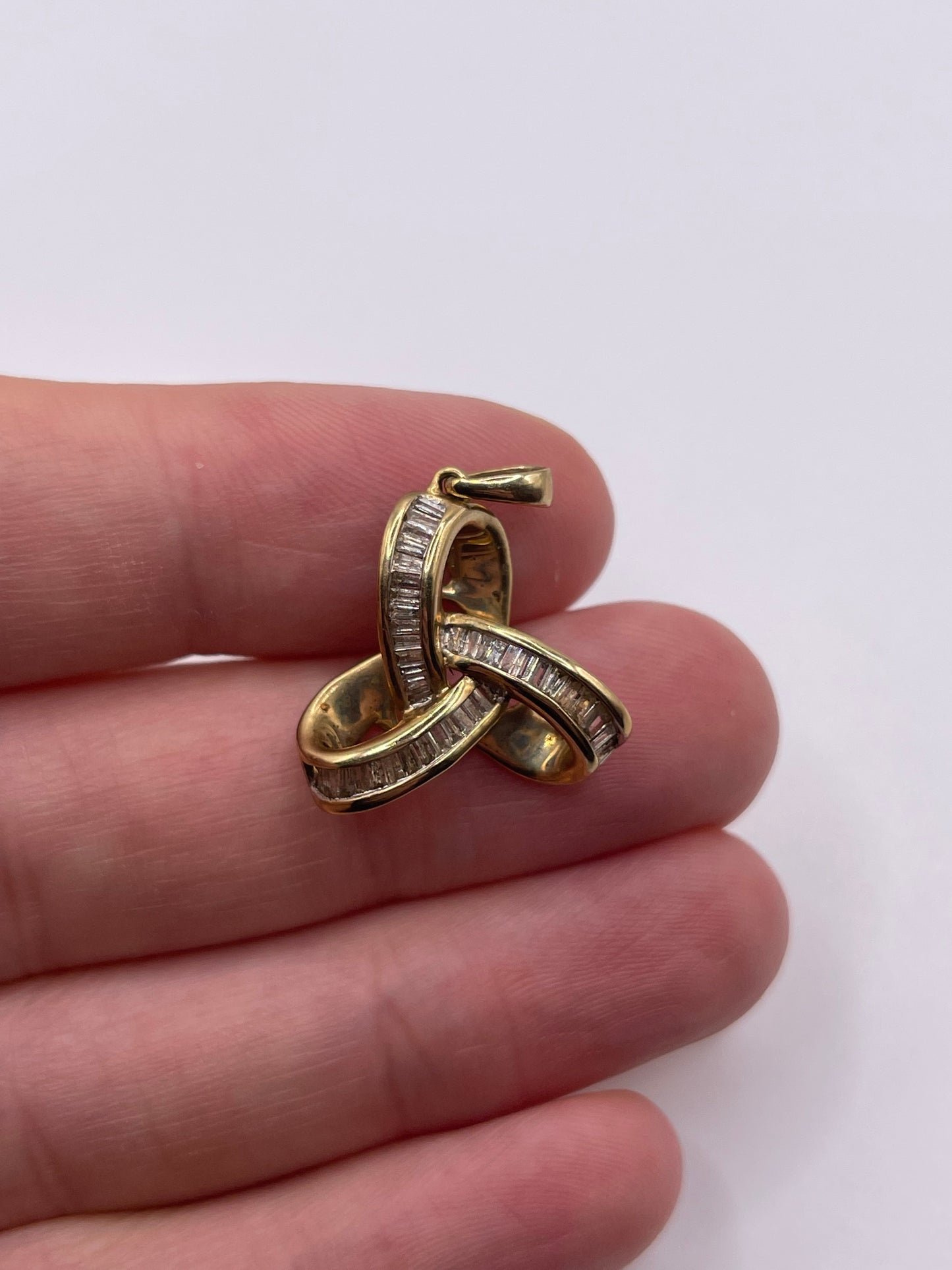 9ct gold diamond pendant