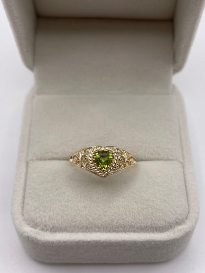 9ct gold peridot heart ring