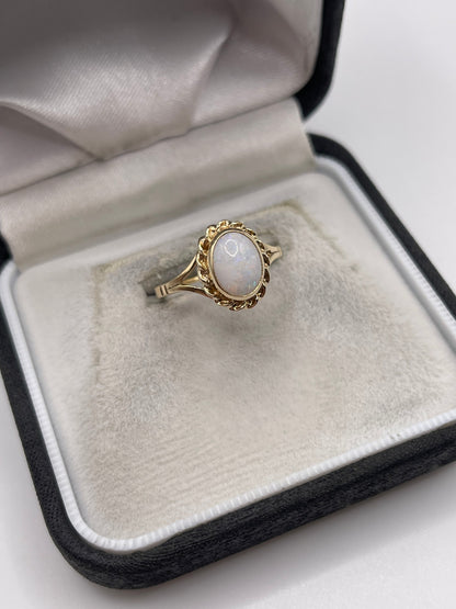9ct gold opal ring