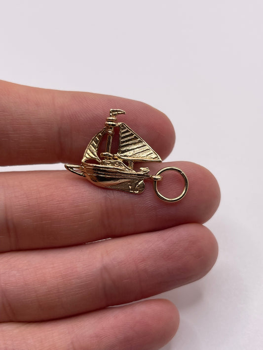 9ct gold boat charm