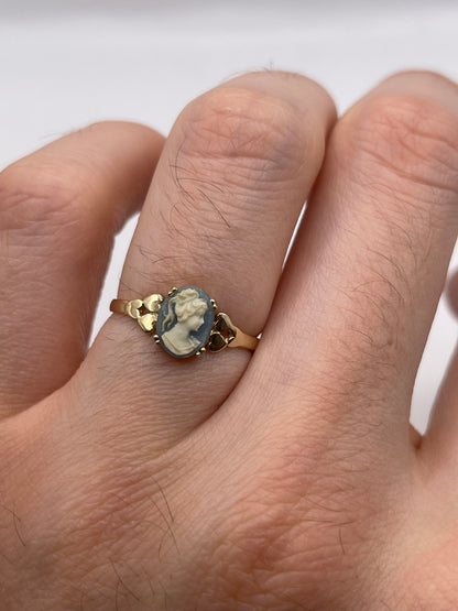 9ct gold Wedgwood cameo ring