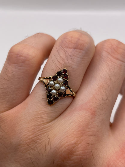 9ct gold pearl and garnet navette ring